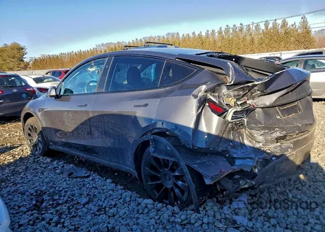 2023 Tesla Model Y from USA, damaged, VIN 7SAYGDED5PF956378